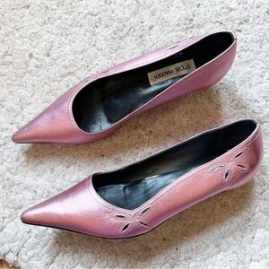 Steve Madden VTG Kondor Metallic Pink Leather Floral Cut Out Pointed Toe Heels